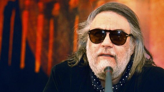 Der griechische Popstar Vangelis Der griechische Popstar Vangelis © dpa/picture alliance Foto: epa ANA Simela Pantzartzi