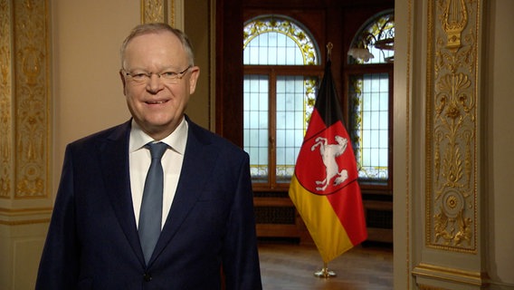 Niedersachsens Ministerpräsident Stephan Weil bei der neujahrsansprache für das Jahr 2023 © NDR 