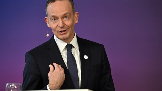 Volker Wissing (FDP), Bundesminister für Digitales und Verkehr, spricht während der Pressekonferenz beim Digital-Gipfel 2023. © picture alliance/dpa | Martin Schutt Foto: Martin Schutt