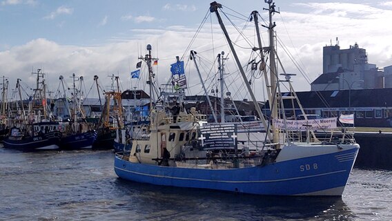 Fischkutter auf dem Wasser © Peer-Axel Kroeske Foto: Peer-Axel Kroeske