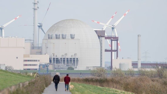 Das Atomkraftwerk Brokdorf in Schleswig-Holstein. © IMAGO Foto: Chris Emil Janßen