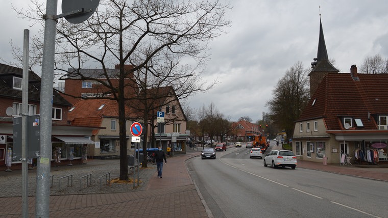 Eine Aufnahme der Innenstadt von Bad Bramstedt.  © NDR Foto: Anne Passow
