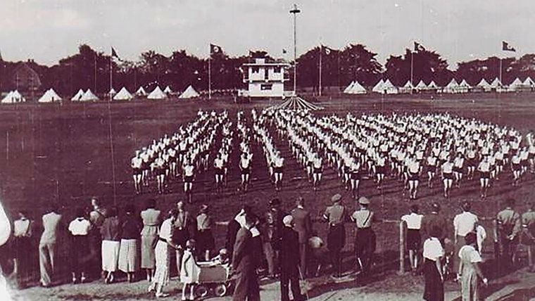 Historisches Foto vom Landesturnier 1937 auf der Rennkoppel in Bad Segeberg. © NDR Foto: Hans-Werner Baurycza