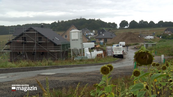 Ein Wohnhaus wird gebaut. © NDR 