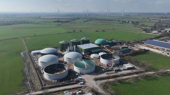 Eine Biogasanlage von oben © NDR Foto: NDR