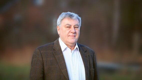Ein Mann blickt in die Kamera, es ist Rüdiger Paul von der SPD © Breklumer Print-Service Foto: Breklumer Print-Service