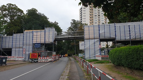 Totale Ansicht von der Brücke. © NDR 