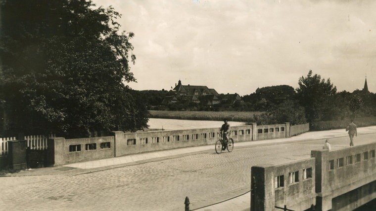 Eine historische Aufnahme der Koogstraße in Brunsbüttel. © Stadtarchiv Brunsbüttel