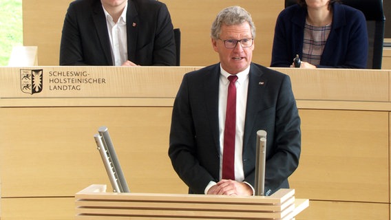 Bernd Buchholz (FDP) hält eine Rede im Landtag © NDR Screenshot 