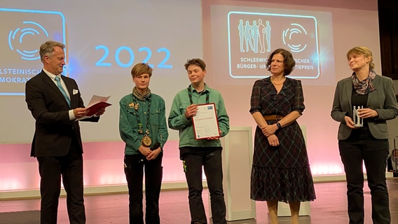 In Büdelsdorf wurde zum insgesamt 19. Mal der Bürgerpreis Schleswig-Holstein verliehen. © NDR Foto: Andrea Schmidt