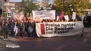Das linke Bündnis 'Preise runter, die Reichen zur Kasse' demonstriert in Kiel. © NDR 