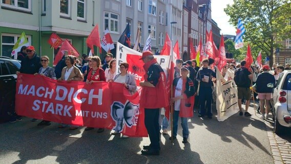Eine Demonstration am ersten Mai in Kiel © NDR Foto: Thomas Viet Dang