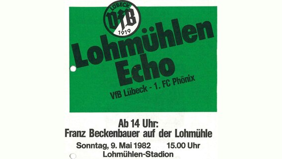 Ein Archivfoto zeigt einen Ausschnitt aus der Stadionzeitung mit einer Anzeige über das Derby zwischen VfB Lübeck und 1. FC Phönix am 9. Mai 1982. © Archiv VfB Lübeck 