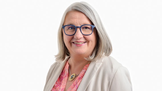 Eine Frau blickt frontal in die Kamera, es ist Dorit Stenke © Frank Peter Foto: Frank Peter