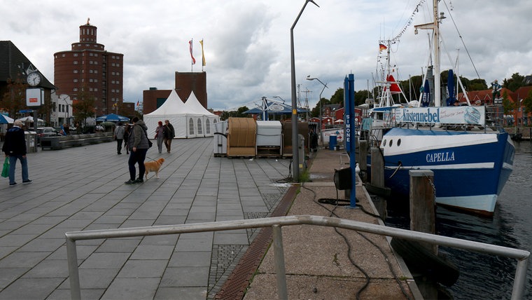 Blick auf den heutigen Hafen von Eckernförde. © NDR Foto: Daniel Kummetz
