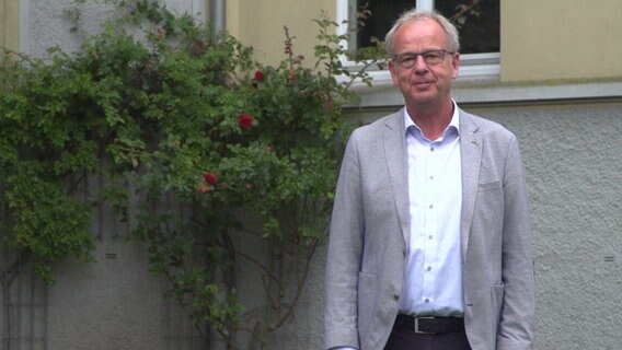 Propst Jürgen Jessen-Thiesen von der Stiftung "Familien in Not". Propst Jürgen Jessen-Thiesen von der Stiftung "Familien in Not".