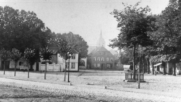 Der Marktplatz in Burg auf Fehmarn. © Karl-Wilhelm Klahn  Foto: Karl-Wilhelm Klahn