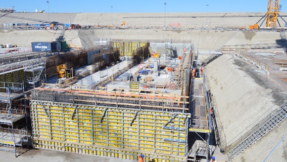 Das Tunnelportal auf der Baustelle der Fehmarnbelt-Querung © NDR Foto: Phillip Kamke