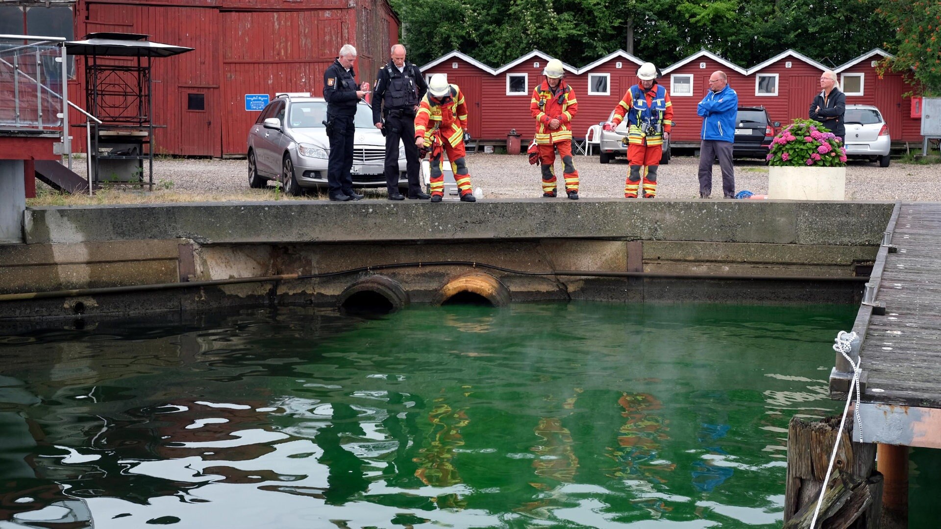 Grünes Wasser gelangte durch Bedienfehler in Flensburger Hafen
