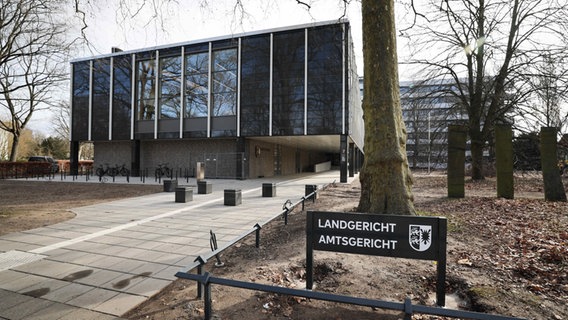 Die Außenansicht des neuen Gerichtshauses mit Land- und Amtsgericht Lübeck. © dpa-Bildfunk Foto: Christian Charisius