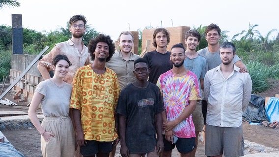 Ein Team von Studierenden aus Deutschland, der Türkei und Ghana © ISOPTERRA Foto: ISOPTERRA