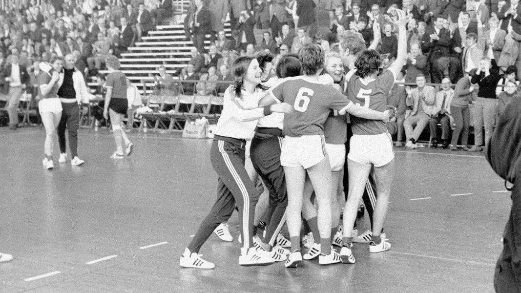 Als Holsteins Handballerinnen Geschichte schrieben NDR.de Sport
