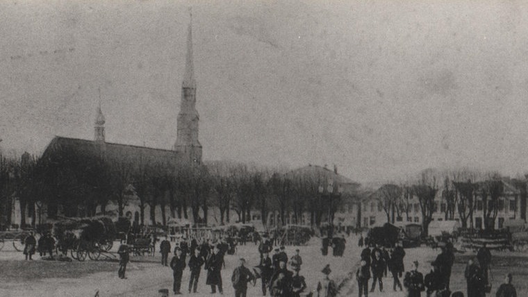 Ein historisches Foto vom Heider Martkplatz aus dem Jahr 1902. © Stadtarchiv Heide Foto: Stadtarchiv Heide