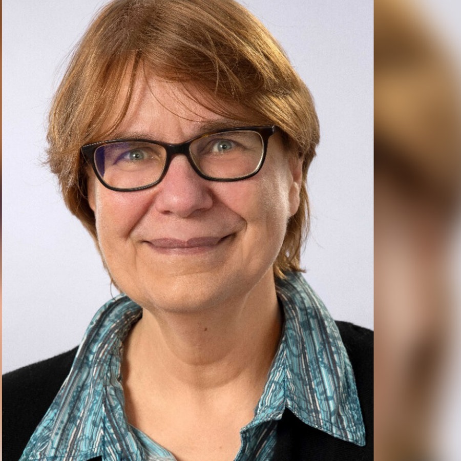 Susanne Hilbrecht (Grüne) lächelt in die Kamera.  