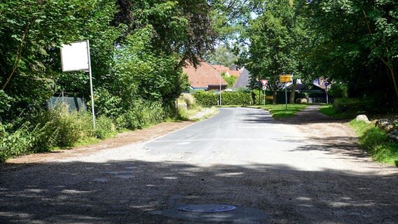 Eine Straße in Ahrensburg. © NDR Foto: Elin Halvorsen