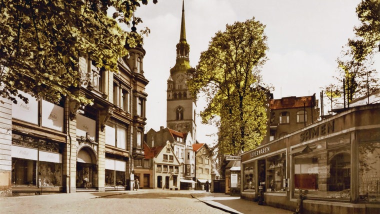 Historische Aufnahme der Kirchenstraße in Itzehoe. © Archiv Carsten Brecht Foto: Archiv Holger Dörr