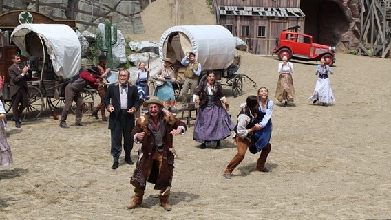 Schauspiele Proben in der Kalkbergaren in Bad Segeberg für die Premiere "Der Ölprinz". © NDR Foto: Doreen Pelz