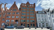Ein historisches Altstadthaus an der Lübecker Untertrave. © NDR Foto: Hauke Bülow