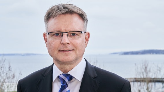 Ein Portrait des Ökonom Stefan Kooths vom IfW Kiel. Ein Portrait des Ökonom Stefan Kooths vom IfW Kiel. © Michael Stefan/IfW Kiel
