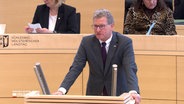 Bernd Buchholz (FDP) spricht auf dem Landtag. © NDR 