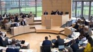Politiker tagen im Landtag. © NDR 