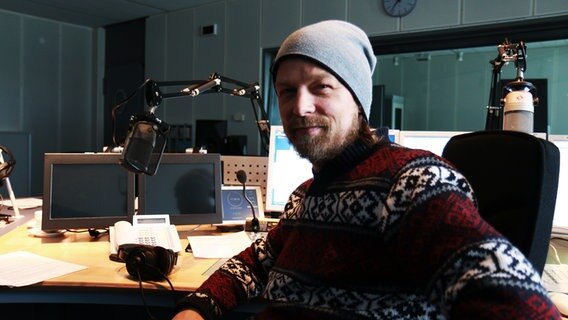 Regisseur Lars Jessen zu Gast im NDR Tonstudio. © NDR Foto: Dominik Dührsen