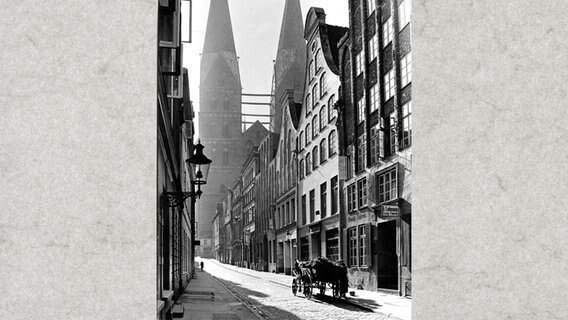 Ein historisches Foto von einer Straße des Gründungsviertels in Lübeck. © Projektleitung Gründungsviertel 