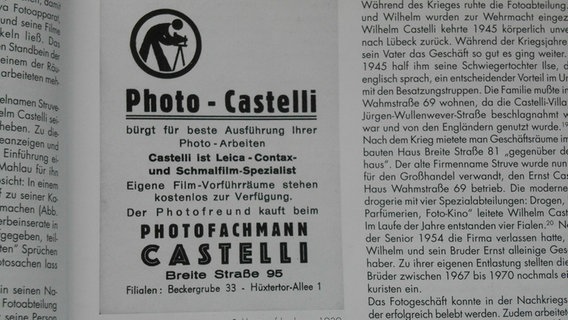 Eine Aufnahme einer Seite des Castelli-Katalogs mit dem Logo von Photo-Castelli. © NDR Foto: Katrin Bohlmann