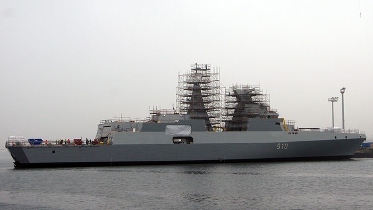القوات البحرية الجزائرية  Marineschiff118_v-vierspaltig