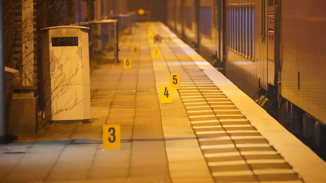 Atak nożem na trasie Kilonia-Hamburg: Dwóch zabitych w Broxtedt NDR.de – Wiadomości