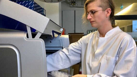 Dr. Corinna Bang, Mikrobiologin CAU Kiel  