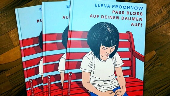 Das Cover des Buches "Pass bloss auf deinen Daumen auf". © Elena Prochnow Foto: Elena Prochnow