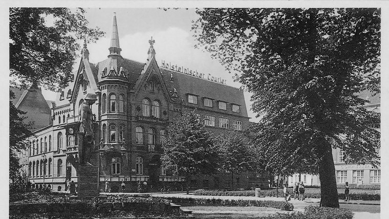 Eine historische Aufnahme des Martin-Martens-Platzes in Neumünster. © Archiv Alfred Heggen Foto: Annes Passow