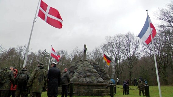 Gedenkstein in Oeversee zur Schlacht im Deutsch-Dänischen Krieg 1864. © NDR Foto: NDR