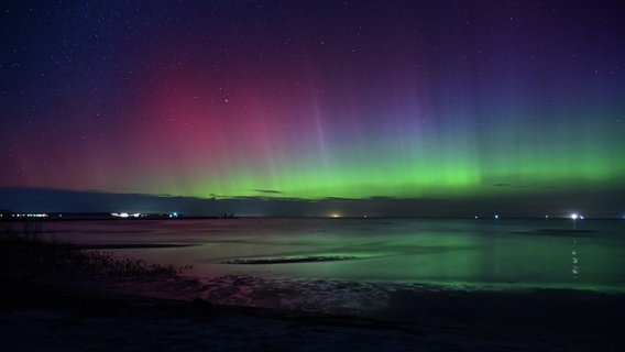 Polarlichter aufgenommen in Stein bei Kiel. © Antje Stoldt Foto: Antje Stoldt