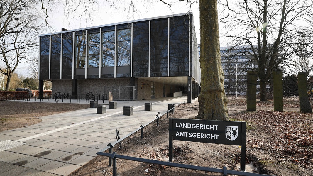 Außenansicht des sanierten und modernisierten Gerichtshauses mit Land- und Amtsgericht Lübeck.
