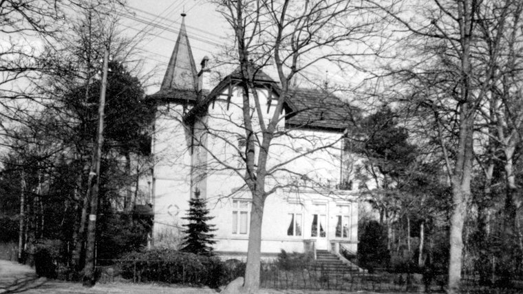 Eine historische Aufnahme einer Villa in Reinbek. © Stadtarchiv Reinbek/Dr. Carsten Walczok