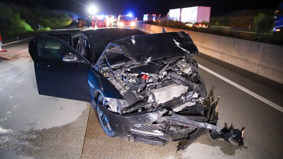 Ein Unfallwagen auf der A7. © Florian Sprenger / Westküstennews Foto: Florian Sprenger / Westküstennews