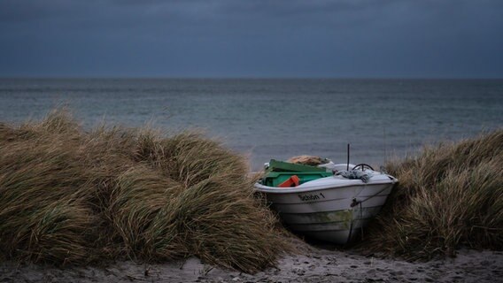 Ein Fischerboot am Schönberger Strand © Katja Habermann Foto: Katja Habermann