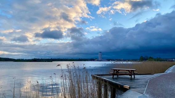 Wetterspektakel am Himmel über Schleswig. © Annette Wolff Foto: Annette Wolff